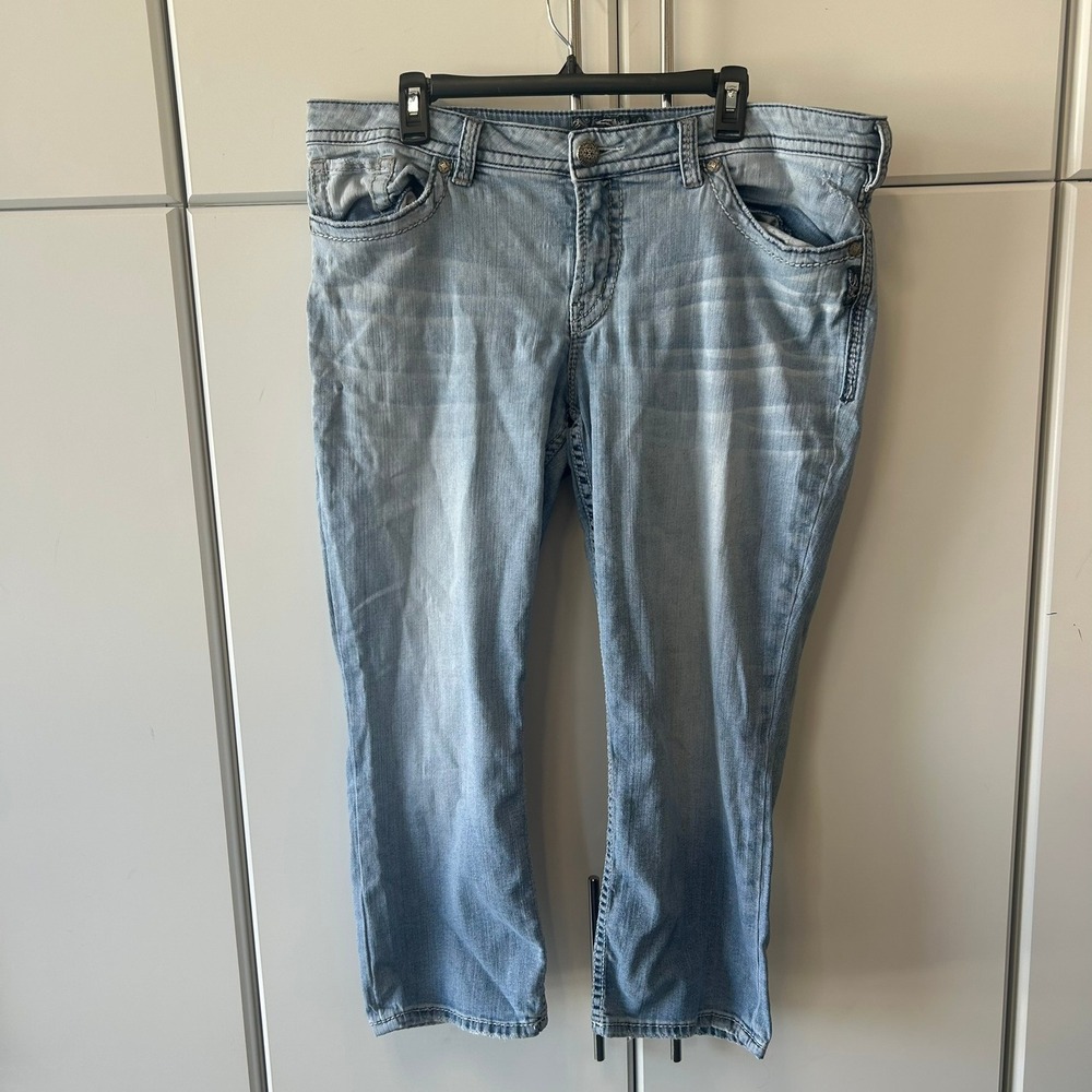 Silver Jeans Co Suki Capri Light Wash Denim Mid Rise Blue Jeans‎ Womens Size 34